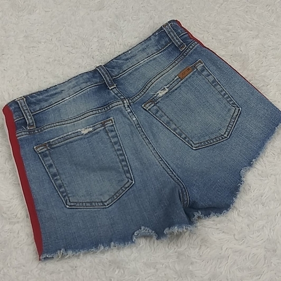 Joe's Blue Medium Wash Faded Distressed Five Pocket Mid Rise Raw Hem Jean Short - Picture 14 of 14